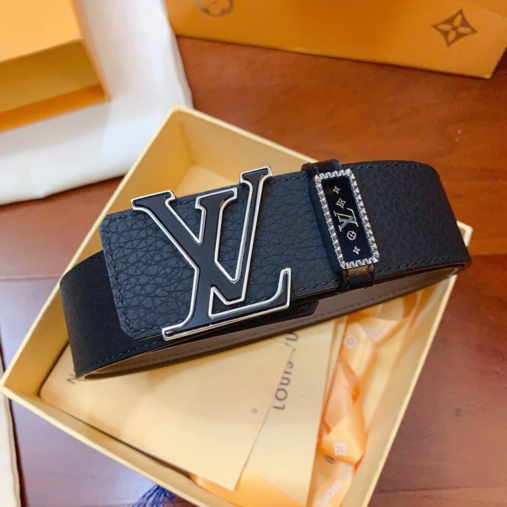 Authentic Luxury Louis Vuitton Leather Belt - Picture 2 of 14